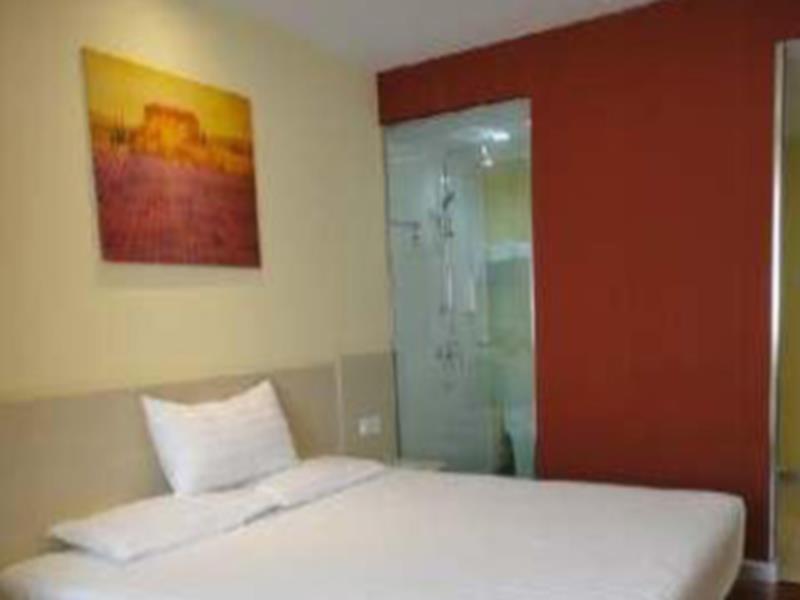 Hanting Hotel Yibin Zhongshan Street Kültér fotó