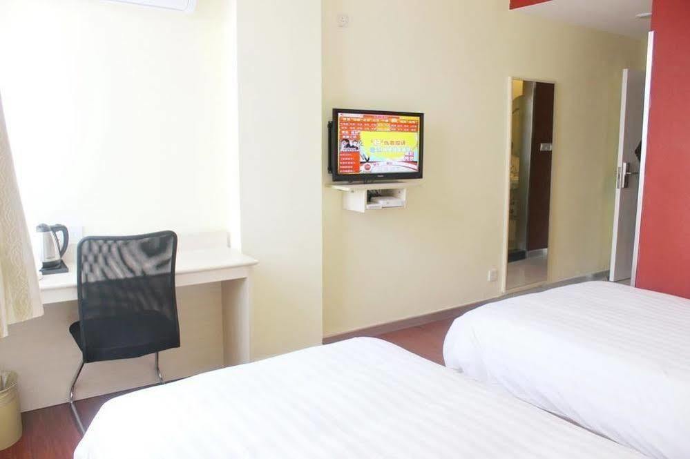 Hanting Hotel Yibin Zhongshan Street Kültér fotó