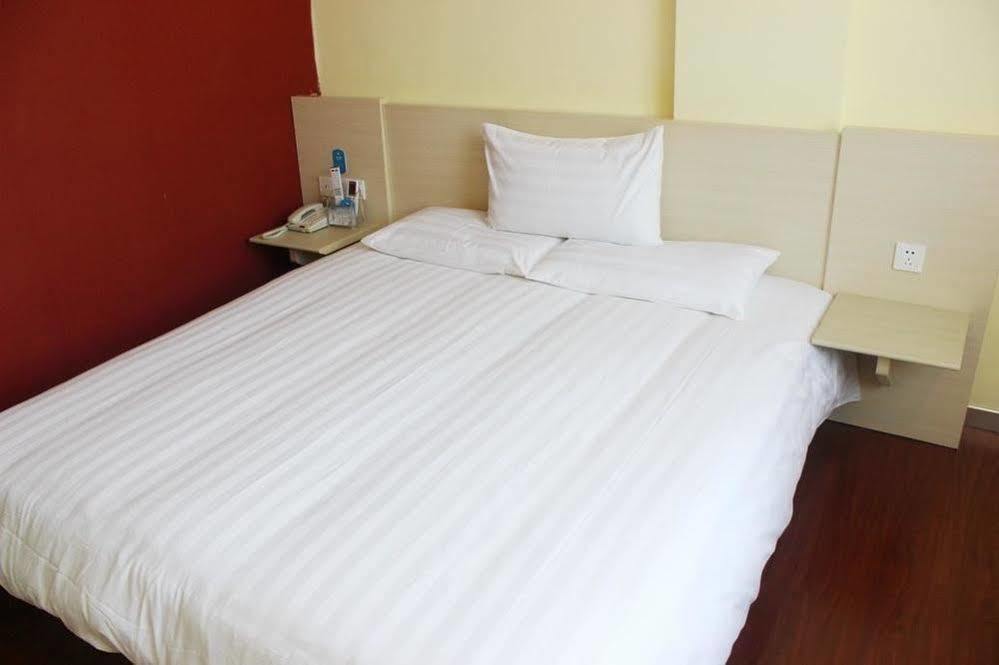 Hanting Hotel Yibin Zhongshan Street Kültér fotó