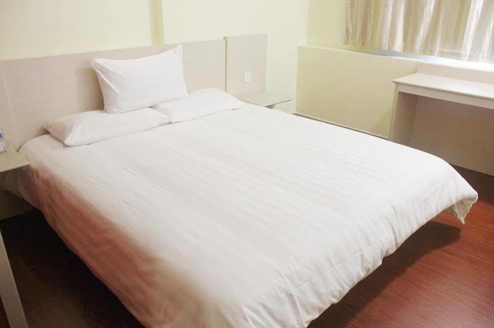 Hanting Hotel Yibin Zhongshan Street Kültér fotó
